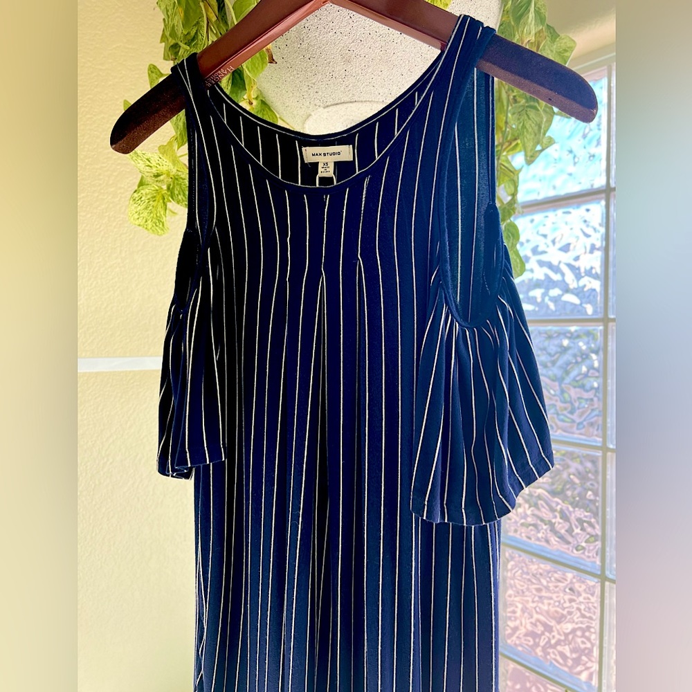 Max Studios XS/S pinstripe off shoulder top